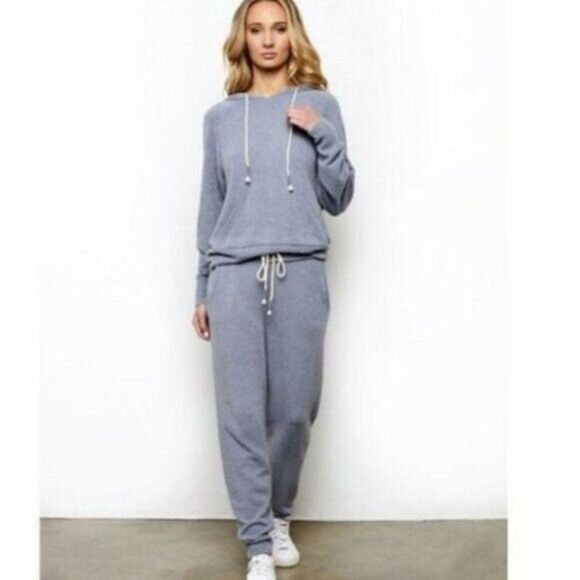 ✨ Young Fabulous & Broke Fuzzy Jogger Sweatpants✨ - Picture 1 of 8